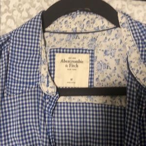 Abercrombie and Fitch checkered w floral details